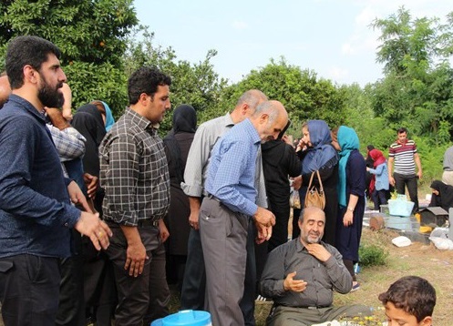 عید مردگان در گلزار شهدای روستای ریکنده شهرستان قائم‎شهر + تصاویر